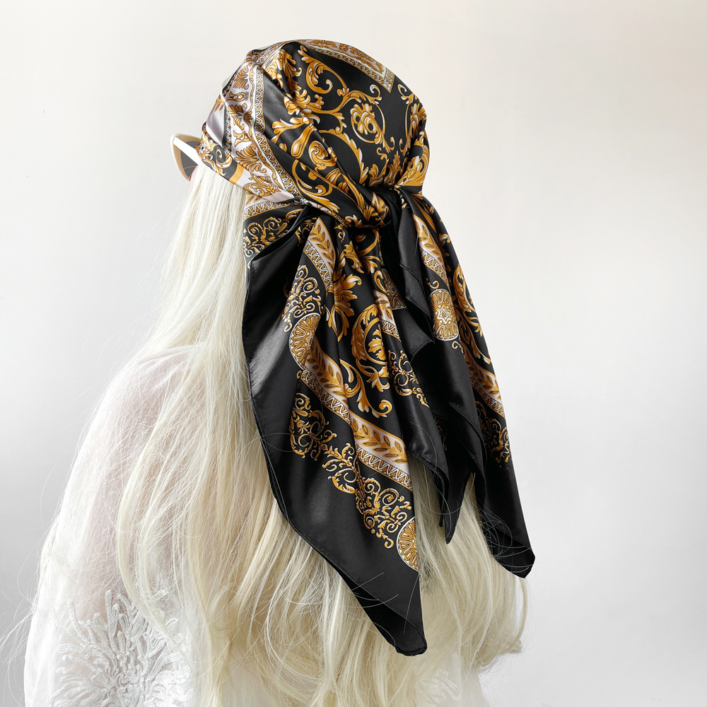 Jedwabna chusta satynowa kwadr – Silk Neck Scarf recenzja i cena